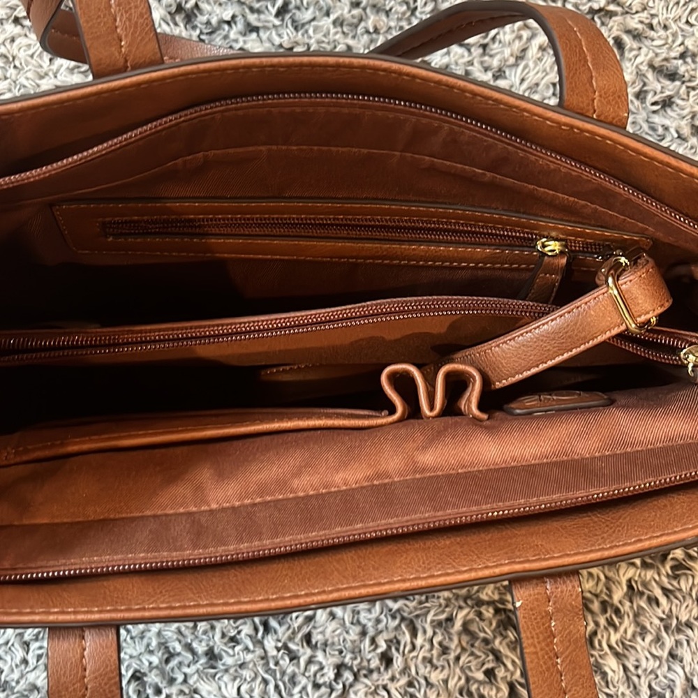 Jose Hess Tote - Picture 3 of 4